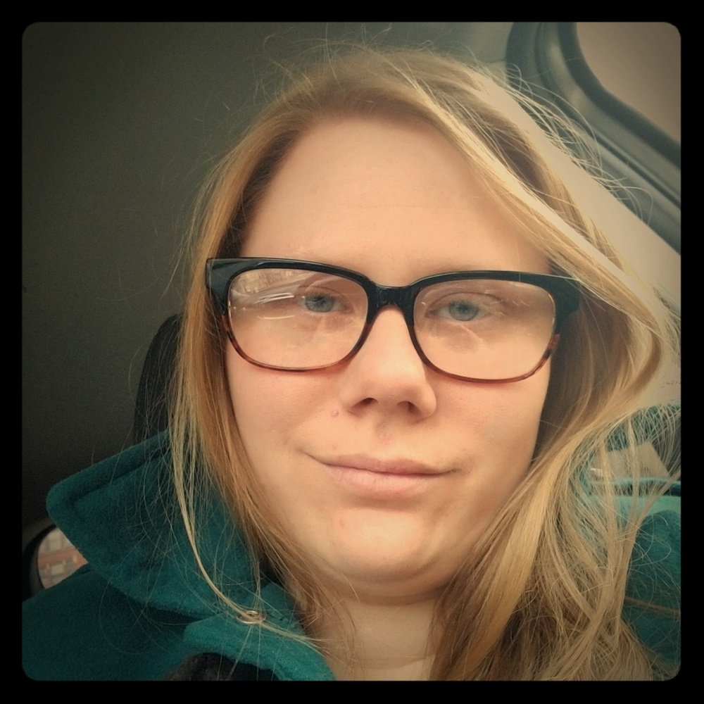 Meet your Posher, Lauralee